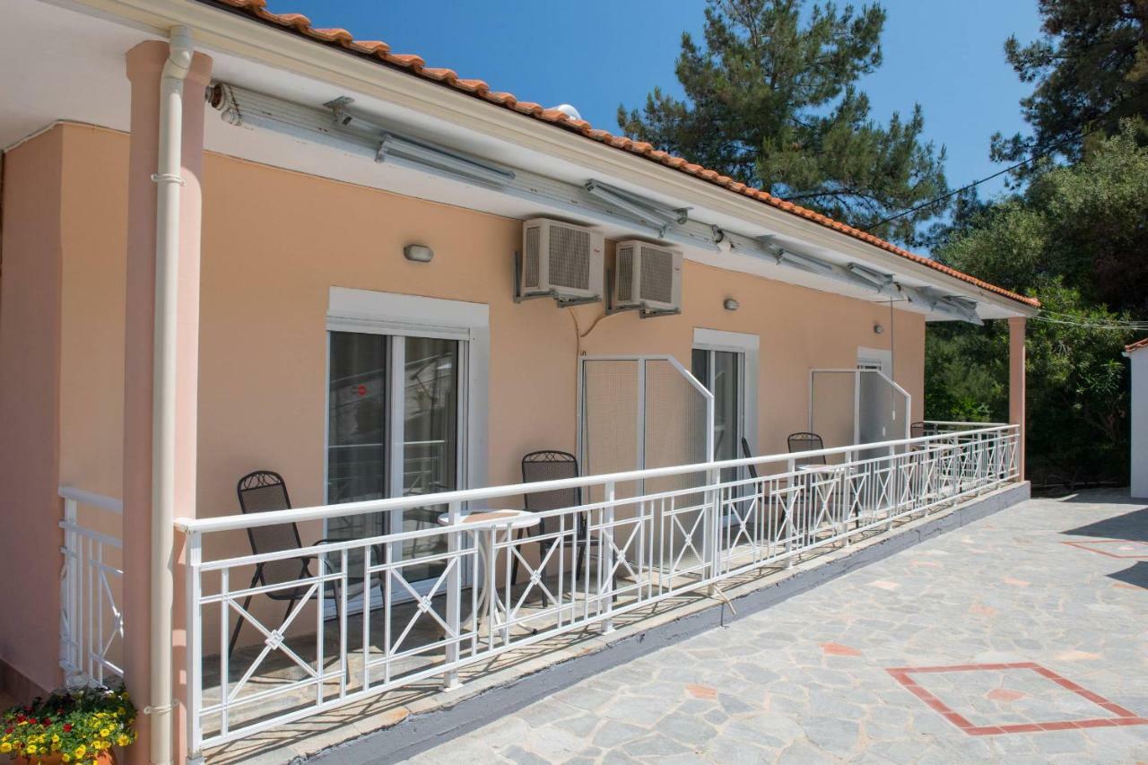 Pension Giannis Αdults Only กอยนิรา ภายนอก รูปภาพ
